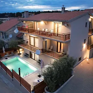  Appartement Pool Julia Croatie